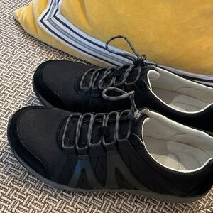 Like New, DANSKO Comfort Flats, Black, SIze 7.5US